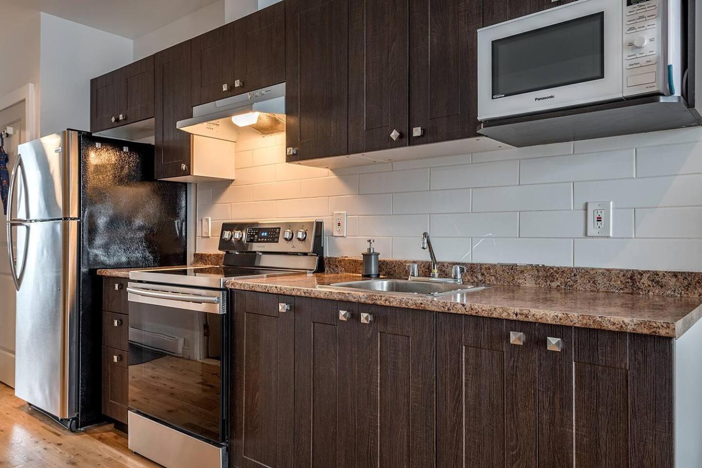 5-Star Prime Location - Bright Condo Montréal Exterior foto